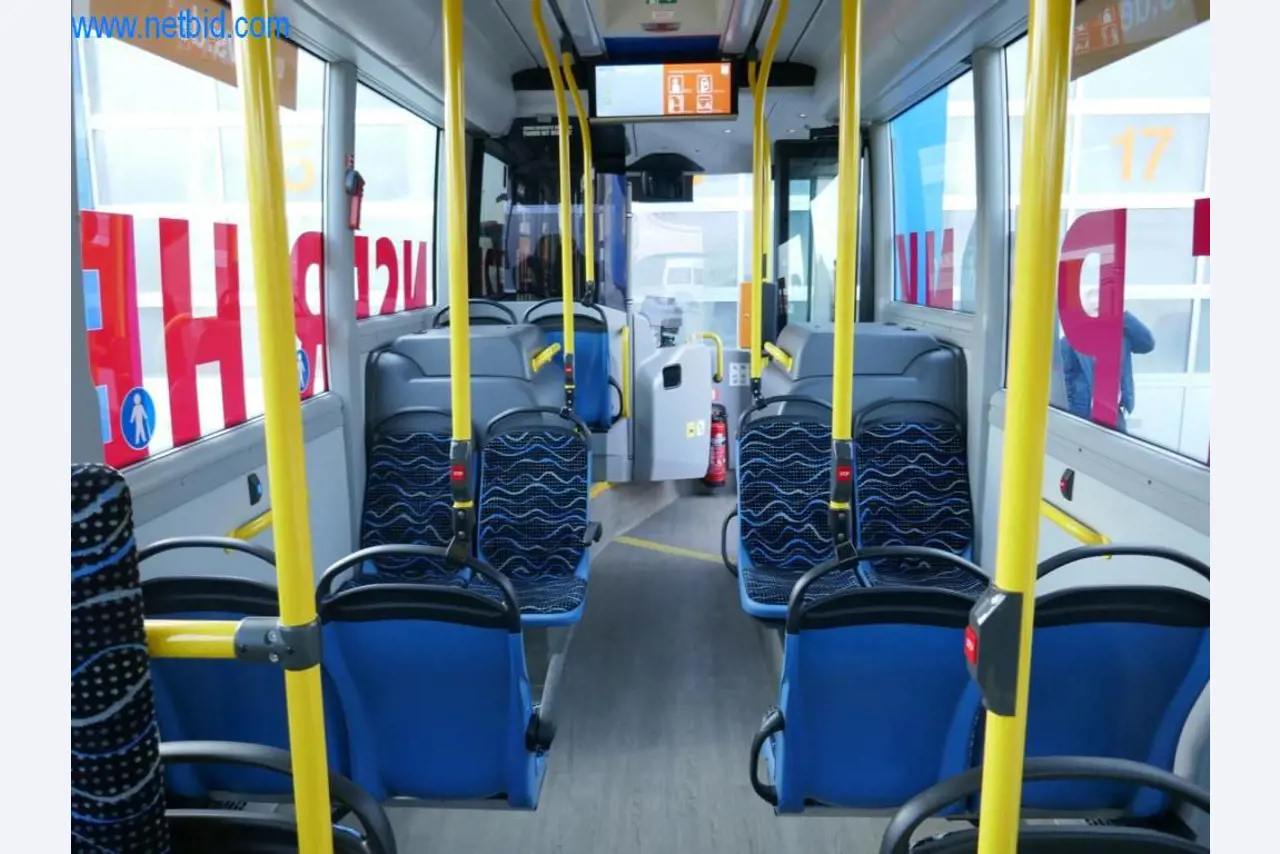 Gepflegte Linien- und Reisebusse, Bus-Transportanhänger, Betriebs- und Geschäftsausstattung-7