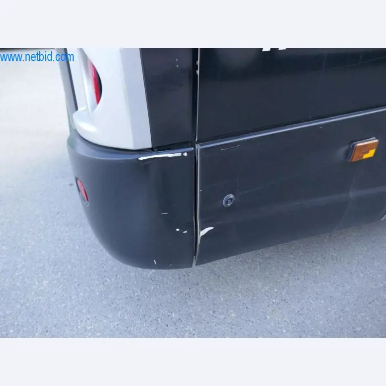 Gepflegte Linien- und Reisebusse, Bus-Transportanhänger, Betriebs- und Geschäftsausstattung-9