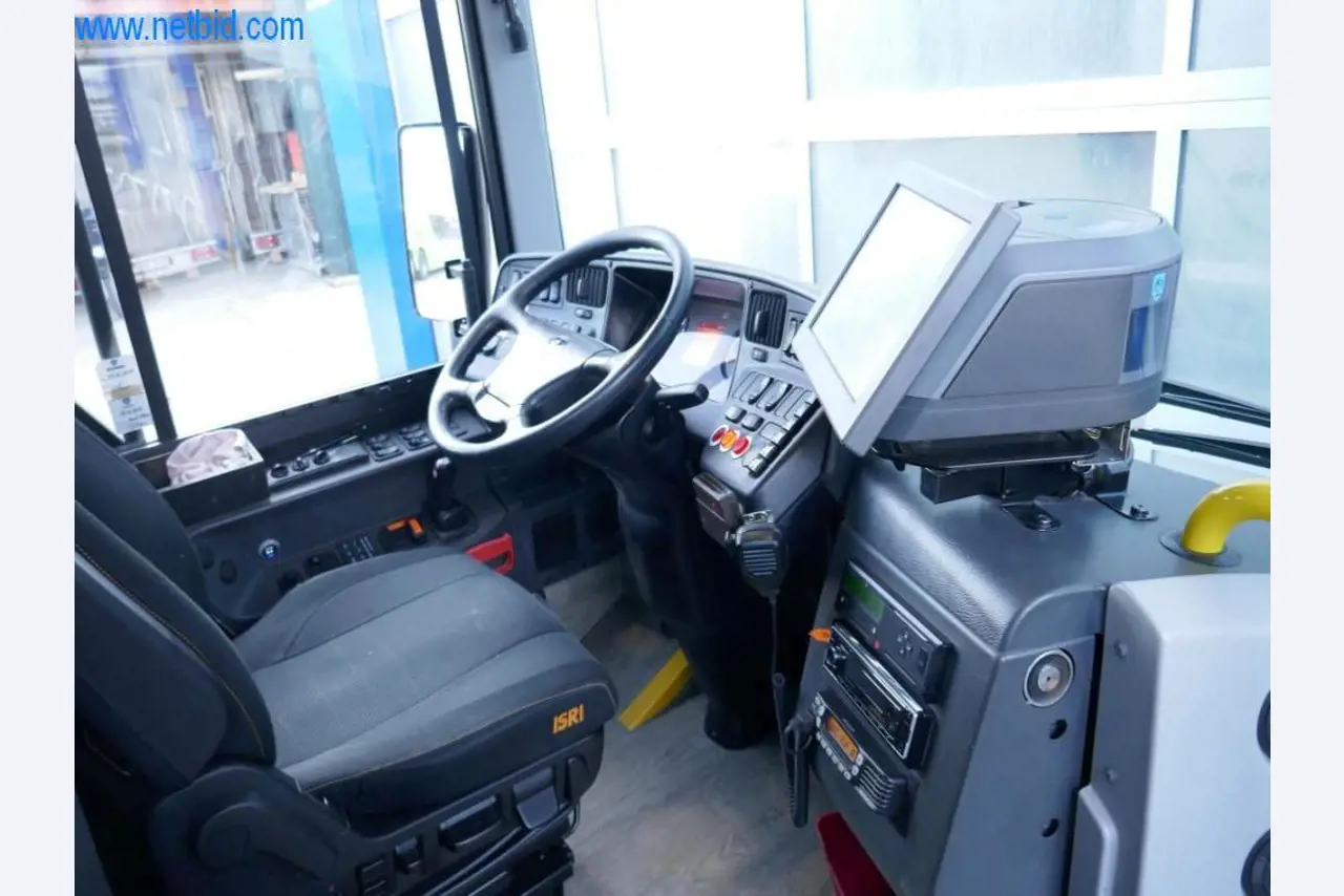 Autocarros em bom estado de conservação, reboques de transporte de autocarros, equipamento operacional e comercial-1