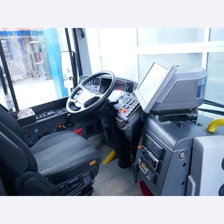 Autocarros em bom estado de conservação, reboques de transporte de autocarros, equipamento operacional e comercial-1