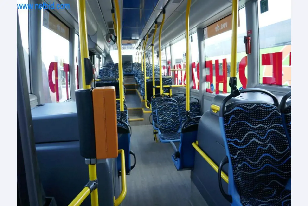 Autocarros em bom estado de conservação, reboques de transporte de autocarros, equipamento operacional e comercial-2