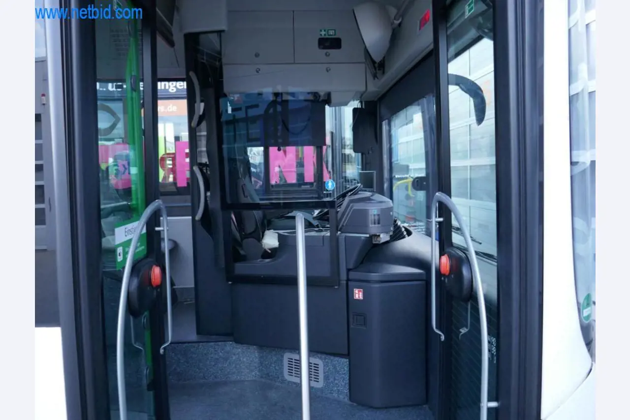 Autocarros em bom estado de conservação, reboques de transporte de autocarros, equipamento operacional e comercial-1