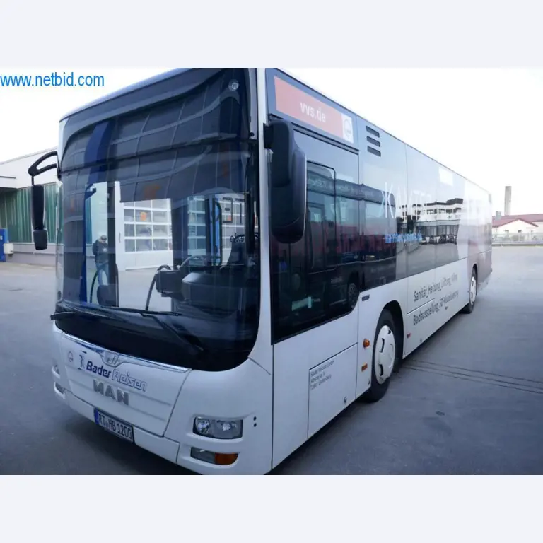 Autocarros em bom estado de conservação, reboques de transporte de autocarros, equipamento operacional e comercial-1