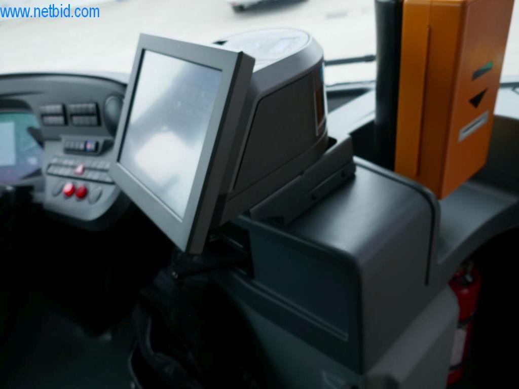 Dobro vzdrževani avtobusi, prikolice za prevoz avtobusov, operativna in poslovna oprema-2