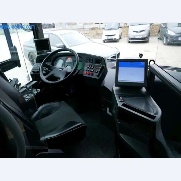 Autocarros em bom estado de conservação, reboques de transporte de autocarros, equipamento operacional e comercial-9