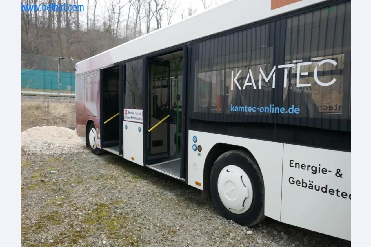 Gepflegte Linien- und Reisebusse, Bus-Transportanhänger, Betriebs- und Geschäftsausstattung-5