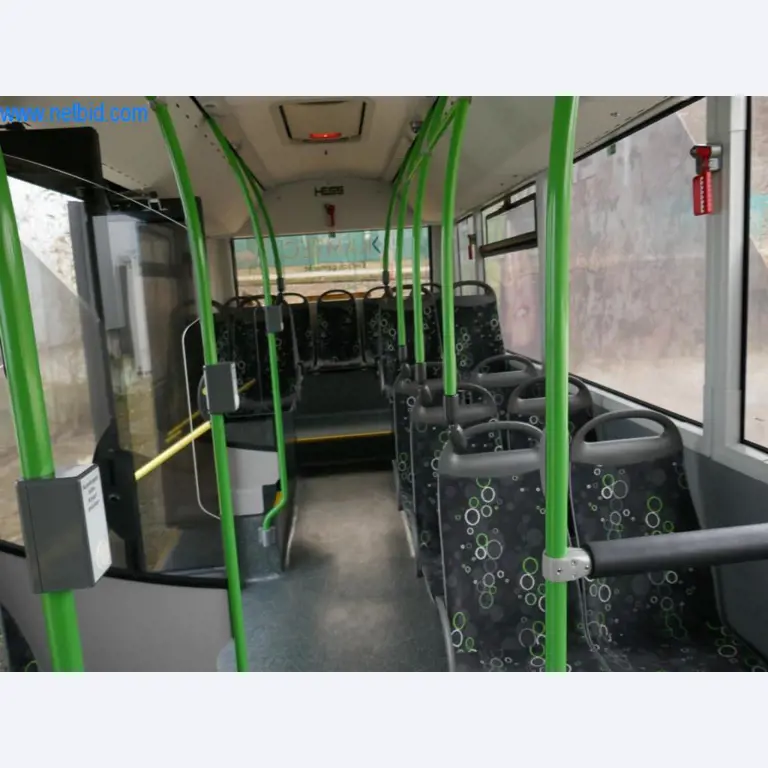 Gepflegte Linien- und Reisebusse, Bus-Transportanhänger, Betriebs- und Geschäftsausstattung-7