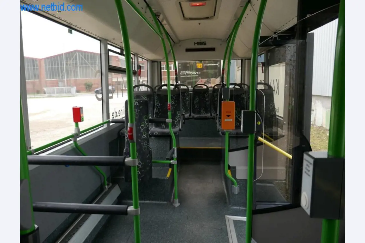 Gepflegte Linien- und Reisebusse, Bus-Transportanhänger, Betriebs- und Geschäftsausstattung-8