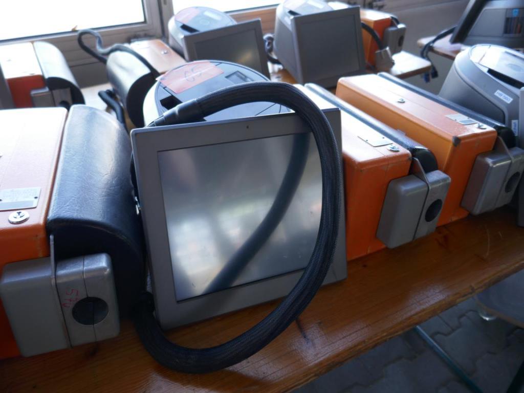 Dobro vzdrževani avtobusi, prikolice za prevoz avtobusov, operativna in poslovna oprema-3