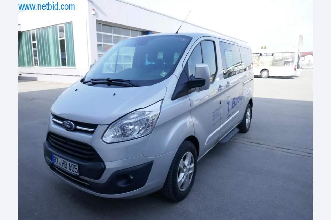 Autocarros em bom estado de conservação, reboques de transporte de autocarros, equipamento operacional e comercial-2