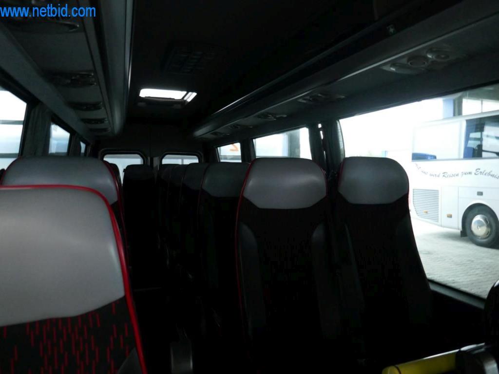 Dobro vzdrževani avtobusi, prikolice za prevoz avtobusov, operativna in poslovna oprema-10