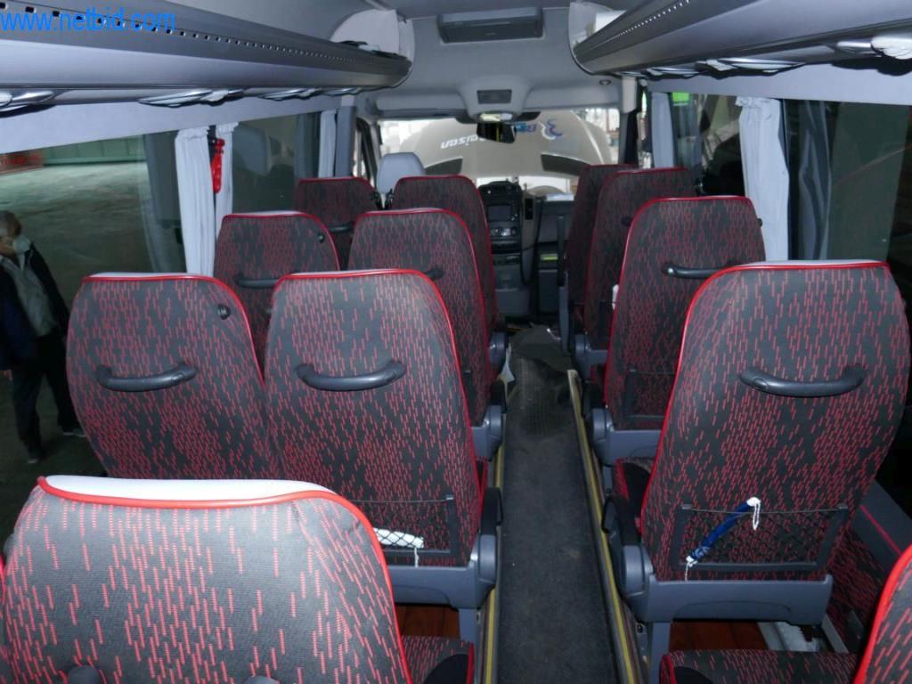 Dobro vzdrževani avtobusi, prikolice za prevoz avtobusov, operativna in poslovna oprema-3