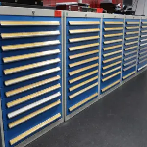 5 tool cabinets Bott