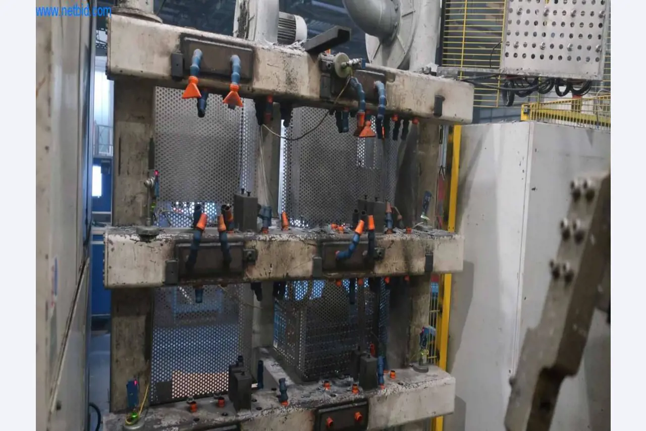 Installations de coulée sous pression (Al/Mg) 480 - 1.050 t,
Usinage mécanique, fabrication d'outils
-15