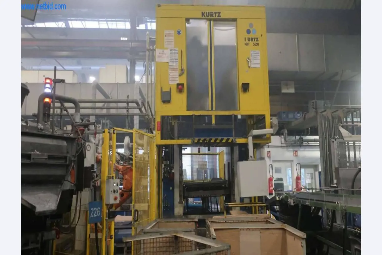 Installations de coulée sous pression (Al/Mg) 480 - 1.050 t,
Usinage mécanique, fabrication d'outils
-16