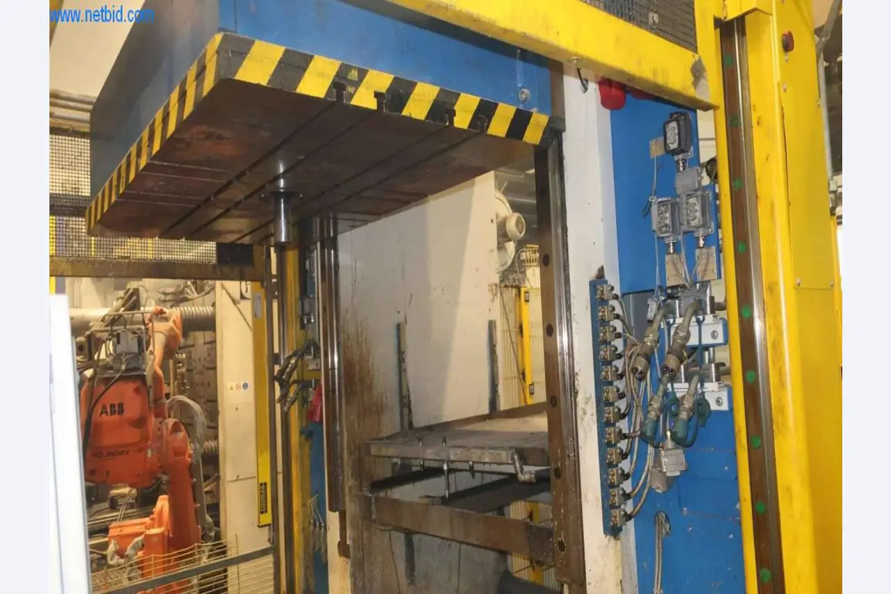 Installations de coulée sous pression (Al/Mg) 480 - 1.050 t,
Usinage mécanique, fabrication d'outils
-17