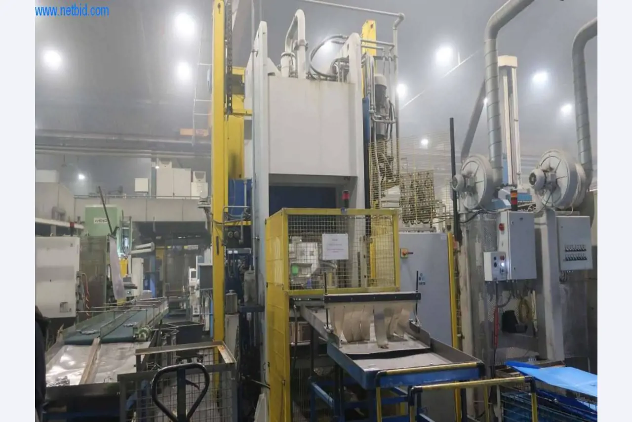 Installations de coulée sous pression (Al/Mg) 480 - 1.050 t,
Usinage mécanique, fabrication d'outils
-18