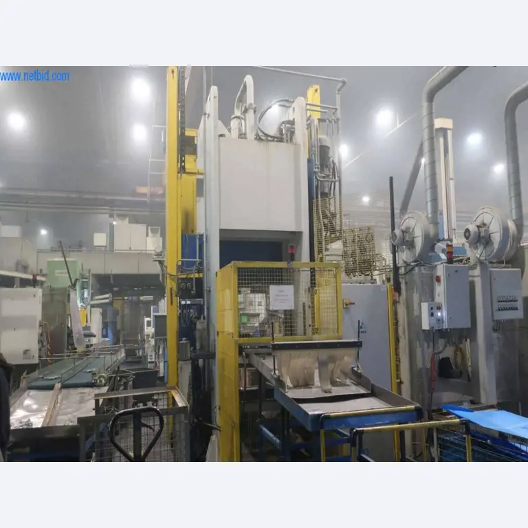 Installations de coulée sous pression (Al/Mg) 480 - 1.050 t,
Usinage mécanique, fabrication d'outils
-18