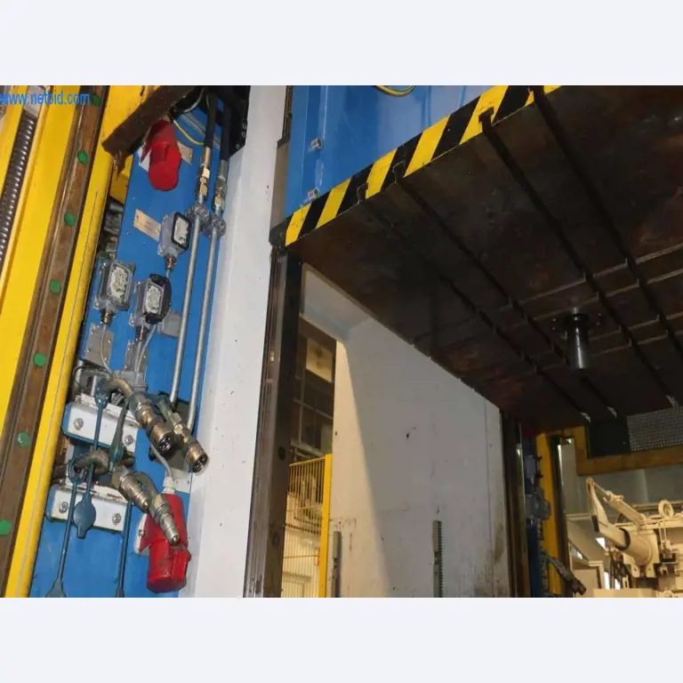 Installations de coulée sous pression (Al/Mg) 480 - 1.050 t,
Usinage mécanique, fabrication d'outils
-19