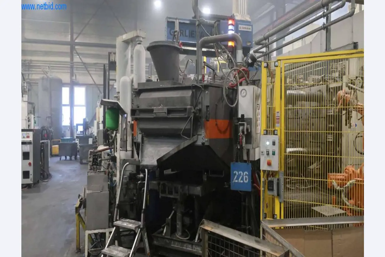 Installations de coulée sous pression (Al/Mg) 480 - 1.050 t,
Usinage mécanique, fabrication d'outils
-4