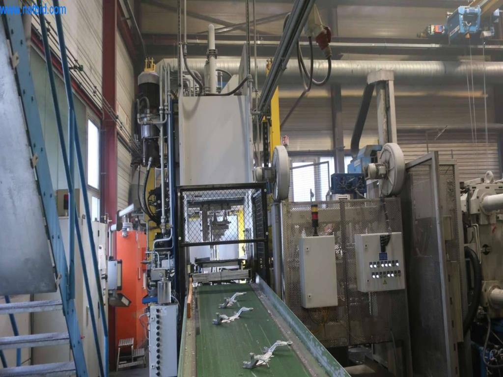 Sistemas de fundición a presión (Al/Mg) 480 - 1.050 toneladas,
Procesamiento mecánico, fabricación de herramientas
-21