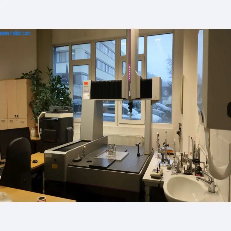 Installations de coulée sous pression (Al/Mg) 480 - 1.050 t,
Usinage mécanique, fabrication d'outils
-2