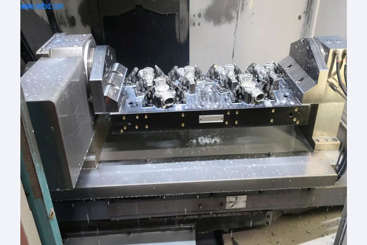 Druckgussanlagen (Al/Mg) 480 – 1.050 t,
Mechanische Bearbeitung, Werkzeugbau
-2