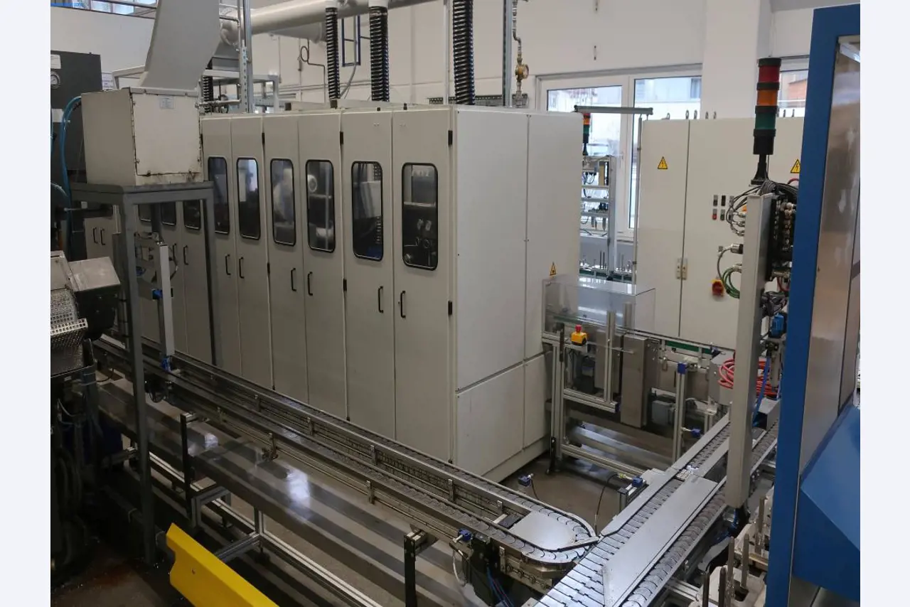 Druckgussanlagen (Al/Mg) 480 – 1.050 t,
Mechanische Bearbeitung, Werkzeugbau
-1