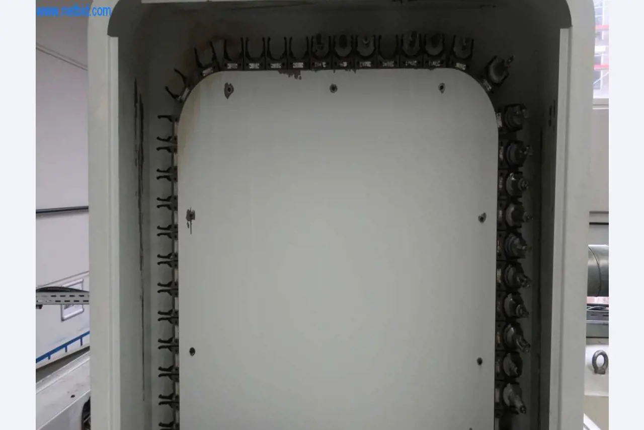 Druckgussanlagen (Al/Mg) 480 – 1.050 t,
Mechanische Bearbeitung, Werkzeugbau
-2