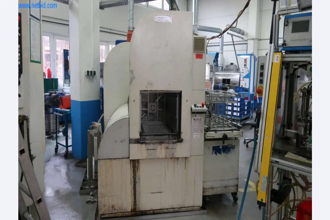 Sistemas de fundição injectada (Al/Mg) 480 - 1.050 toneladas,
Processamento mecânico, fabrico de ferramentas
-1