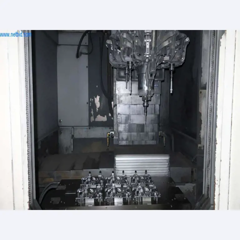 Druckgussanlagen (Al/Mg) 480 – 1.050 t,
Mechanische Bearbeitung, Werkzeugbau
-4