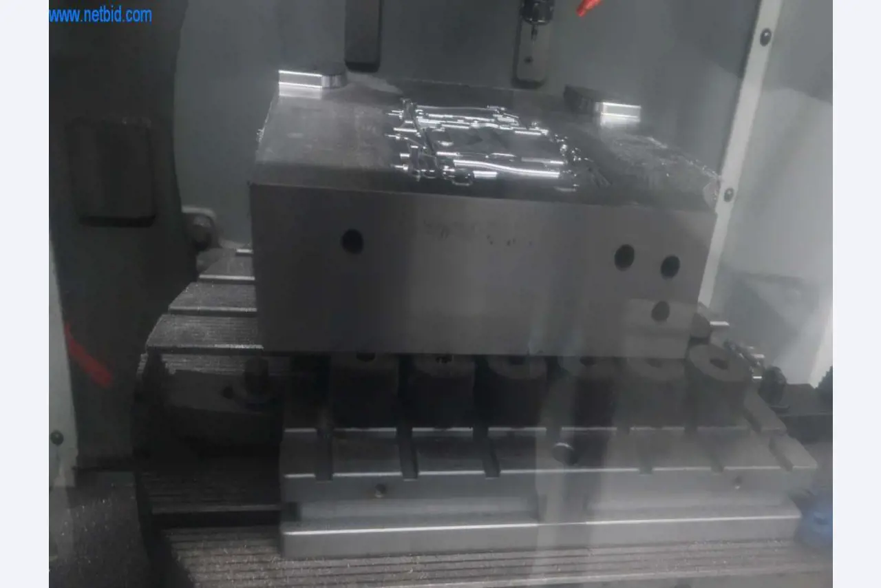 Druckgussanlagen (Al/Mg) 480 – 1.050 t,
Mechanische Bearbeitung, Werkzeugbau
-3