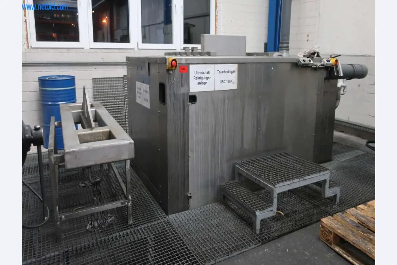 Installations de coulée sous pression (Al/Mg) 480 - 1.050 t,
Usinage mécanique, fabrication d'outils
-2