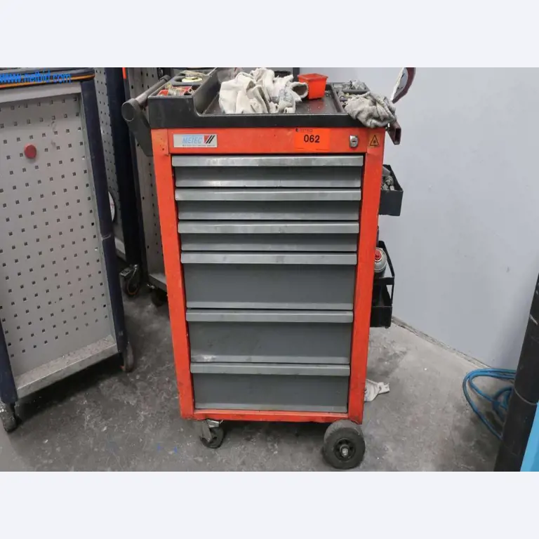 Sistemas de fundição injectada (Al/Mg) 480 - 1.050 toneladas,
Processamento mecânico, fabrico de ferramentas
-1