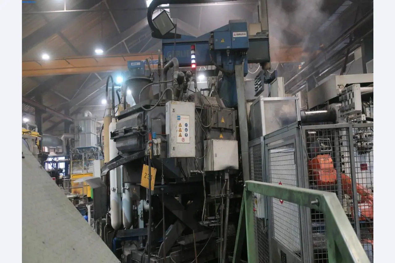 Druckgussanlagen (Al/Mg) 480 – 1.050 t,
Mechanische Bearbeitung, Werkzeugbau
-5