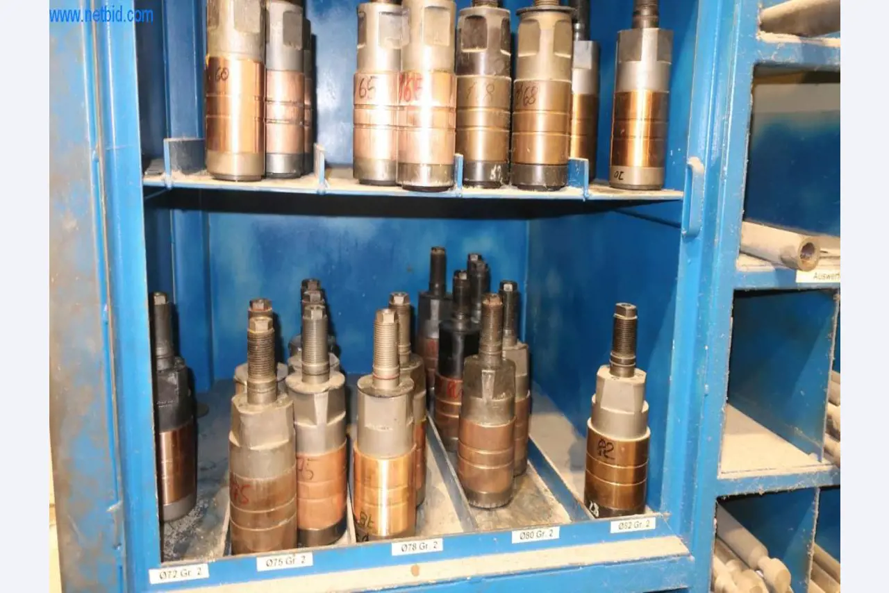 Installations de coulée sous pression (Al/Mg) 480 - 1.050 t,
Usinage mécanique, fabrication d'outils
-1