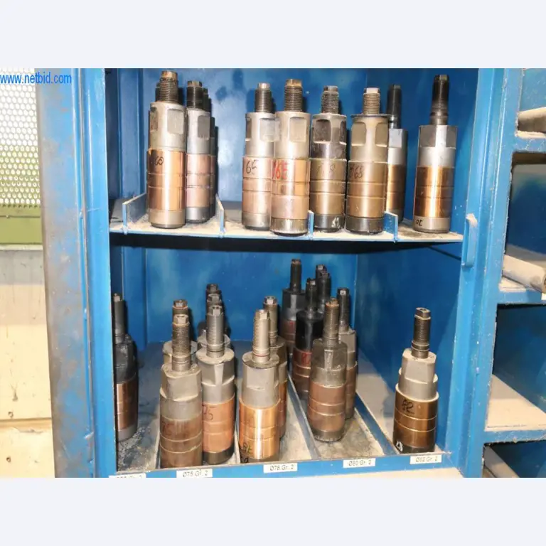 Installations de coulée sous pression (Al/Mg) 480 - 1.050 t,
Usinage mécanique, fabrication d'outils
-2