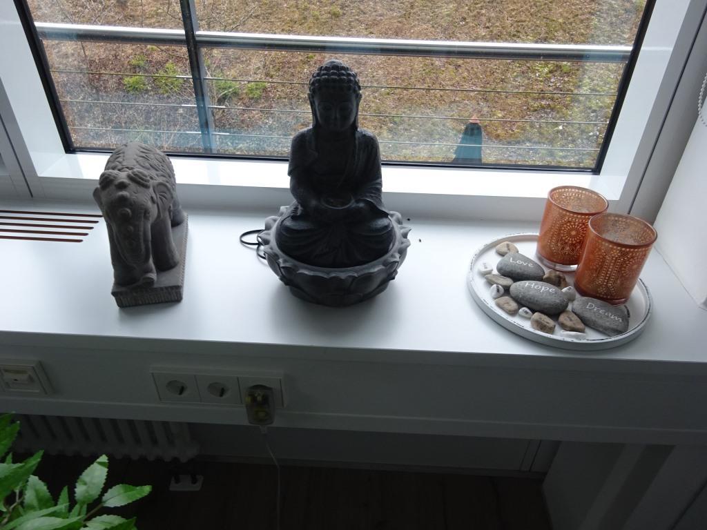 Hochwertige und sehr gepflegte Büroausstattung-10