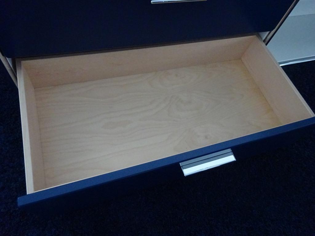 Hochwertige und sehr gepflegte Büroausstattung-15