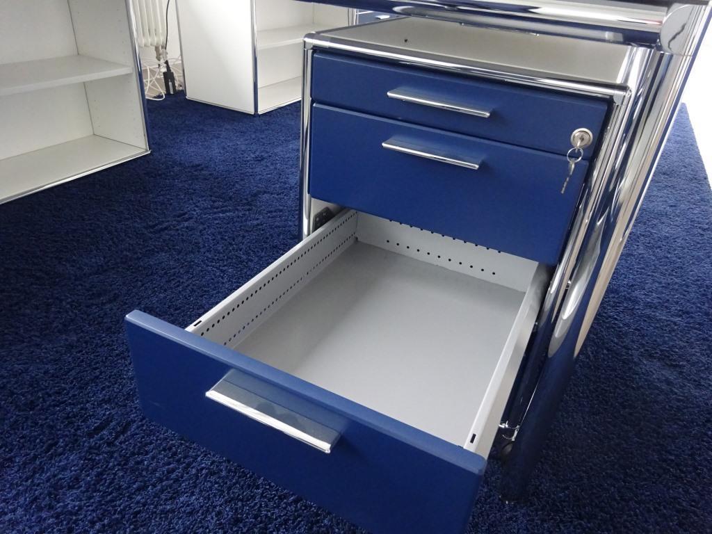 Hochwertige und sehr gepflegte Büroausstattung-18