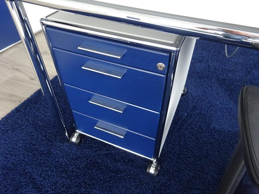 Hochwertige und sehr gepflegte Büroausstattung-21