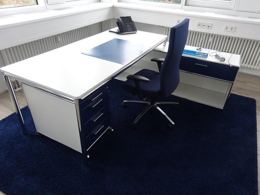 Hochwertige und sehr gepflegte Büroausstattung-24