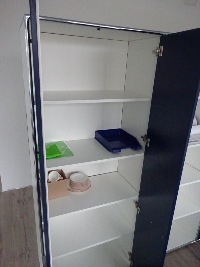 Hochwertige und sehr gepflegte Büroausstattung-27