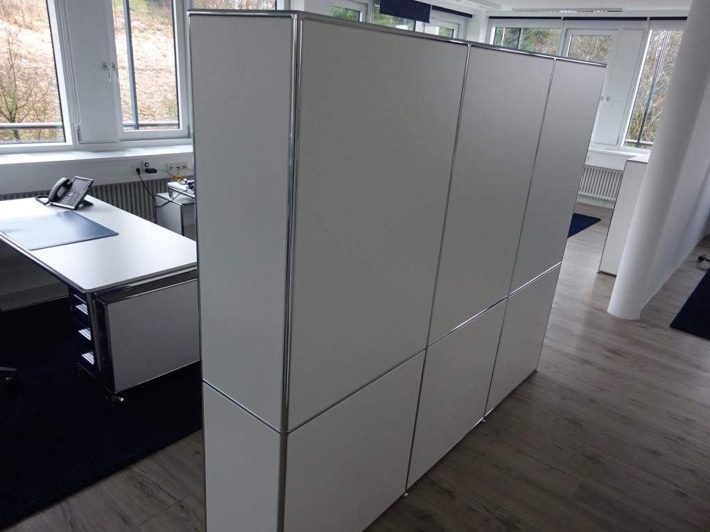 Hochwertige und sehr gepflegte Büroausstattung-28