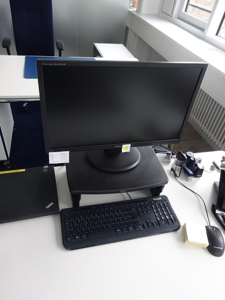 Hochwertige und sehr gepflegte Büroausstattung-31