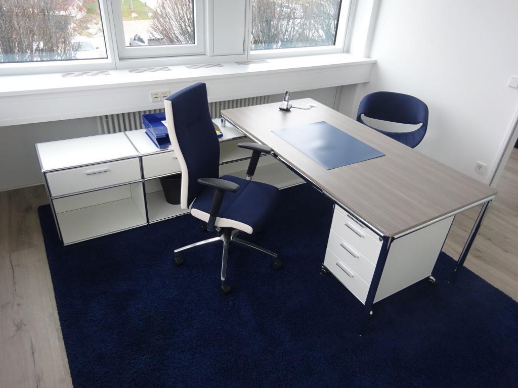 Hochwertige und sehr gepflegte Büroausstattung-44