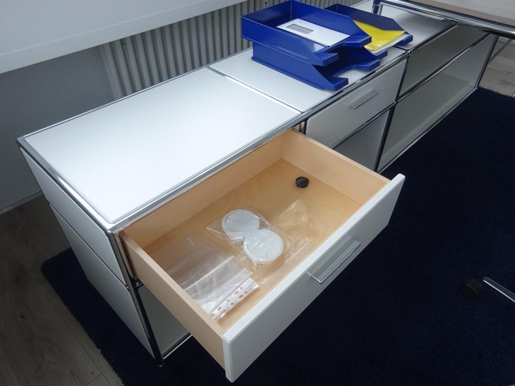 Hochwertige und sehr gepflegte Büroausstattung-46