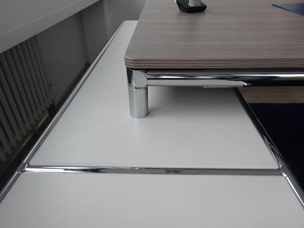 Hochwertige und sehr gepflegte Büroausstattung-47