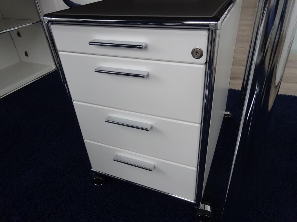 Hochwertige und sehr gepflegte Büroausstattung-48