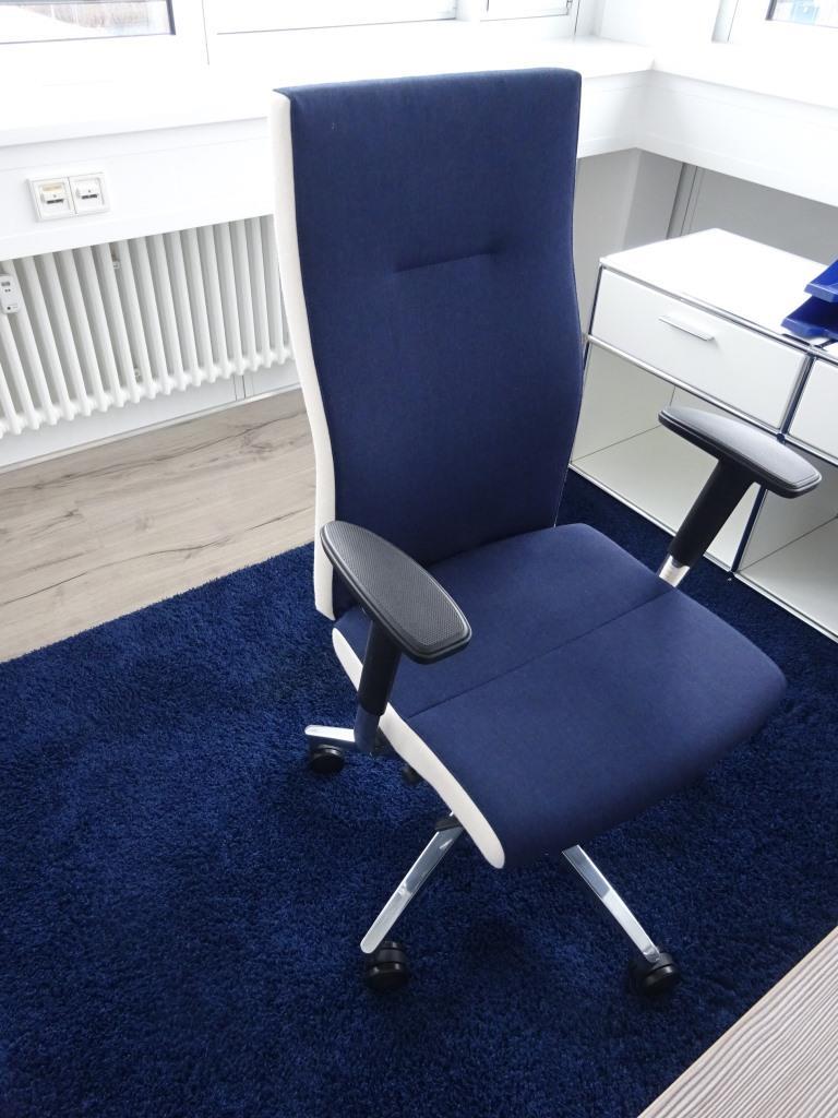 Hochwertige und sehr gepflegte Büroausstattung-49